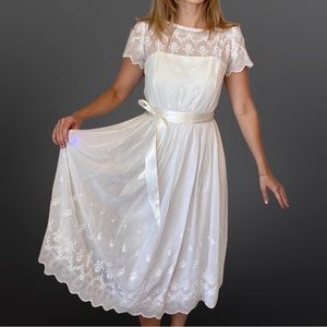 VINTAGE 1950s white cotton garden dress